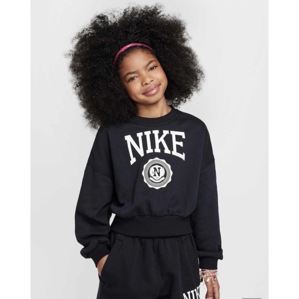 Nike Sportswear Club Girls' French Terry Crew-Neck Long Sleeve Sweatshirt Medium